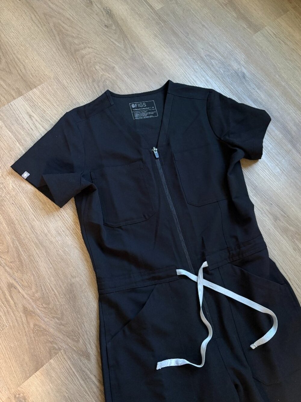 Figs Catarina straight leg Scrubs Jumpsuit black M medium ScrubJumpsuit - Picture 7 of 11